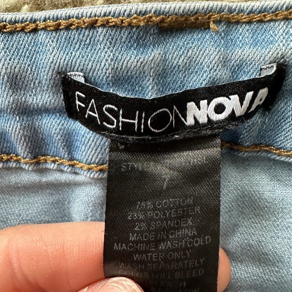 Fashion nova jeans - Picture 3 of 3